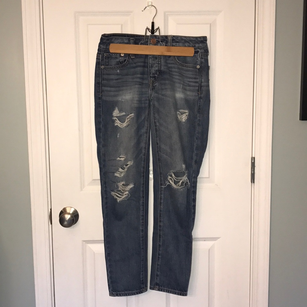 American Eagle- boy crop distressed jeans